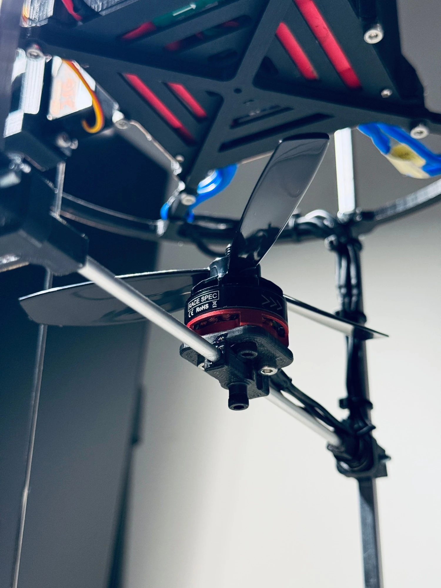AISHIP V3 rotor on its servo gimbal, seen from below